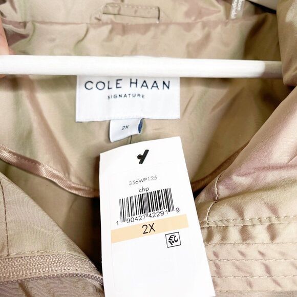 COLE HAAN Water-Resistant Packable Hooded Anorak  - Picture 5 of 9